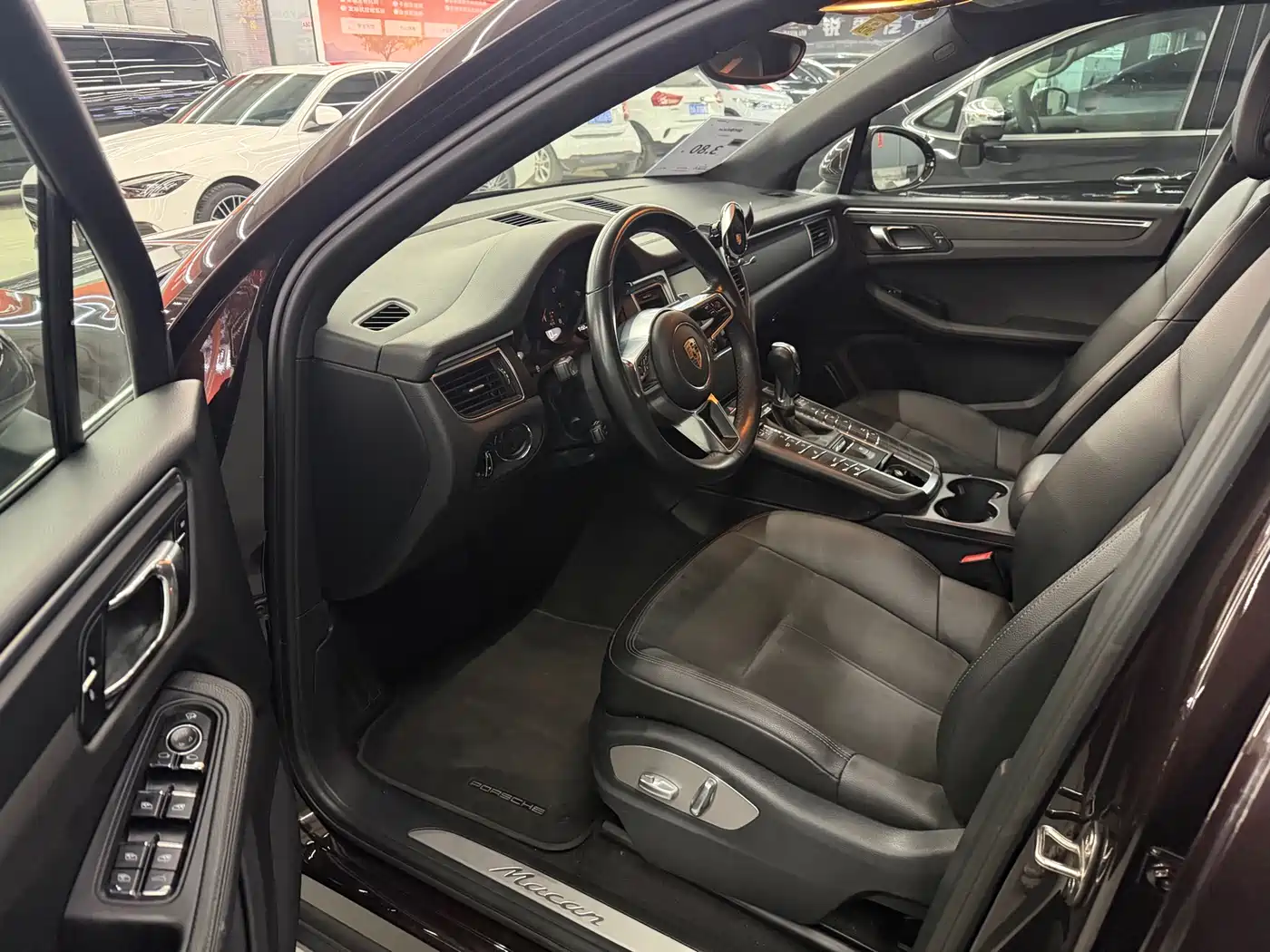 Porsche Macan 2016 Macan 2.0T фото 4