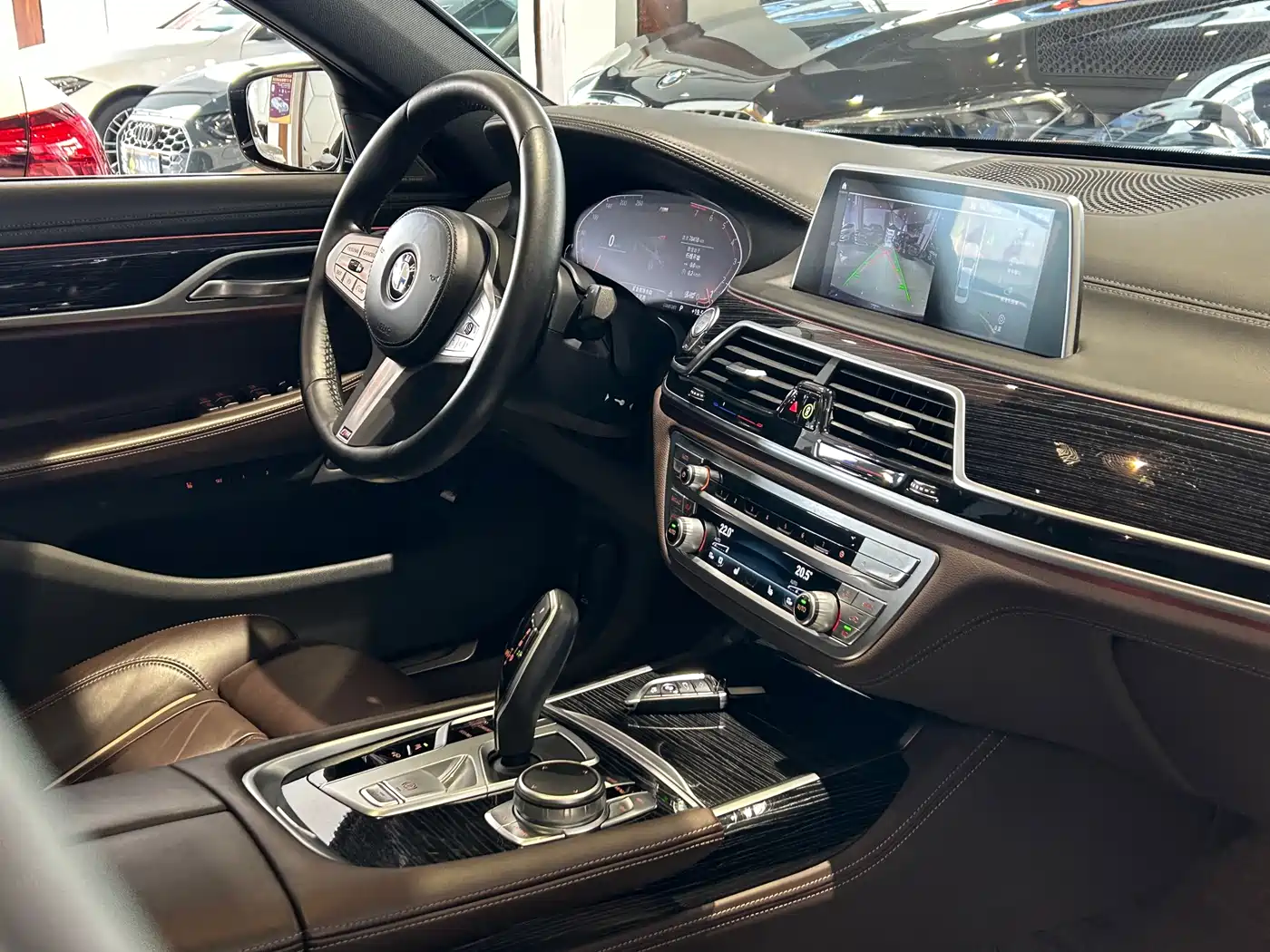 BMW 7 Series 2021 Model 730Li M Sport Package фото 28