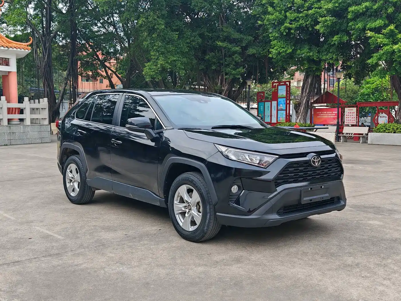 Toyota RAV4 Rongfang 2022 2.0L CVT 2WD Urban Edition фото 6