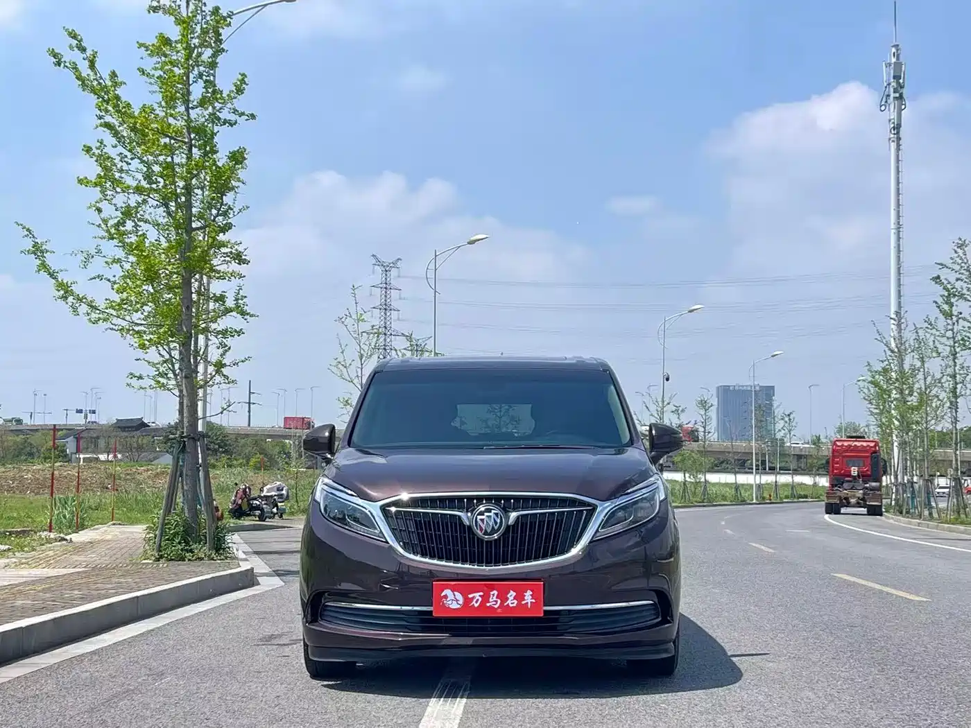 Buick GL8 2018 ES 28T Luxury Type China VI фото 3