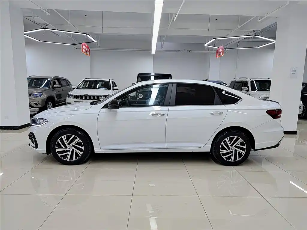 Volkswagen Lavida 2024 Model 300TSI DSG Starlight Leading Edition фото 3