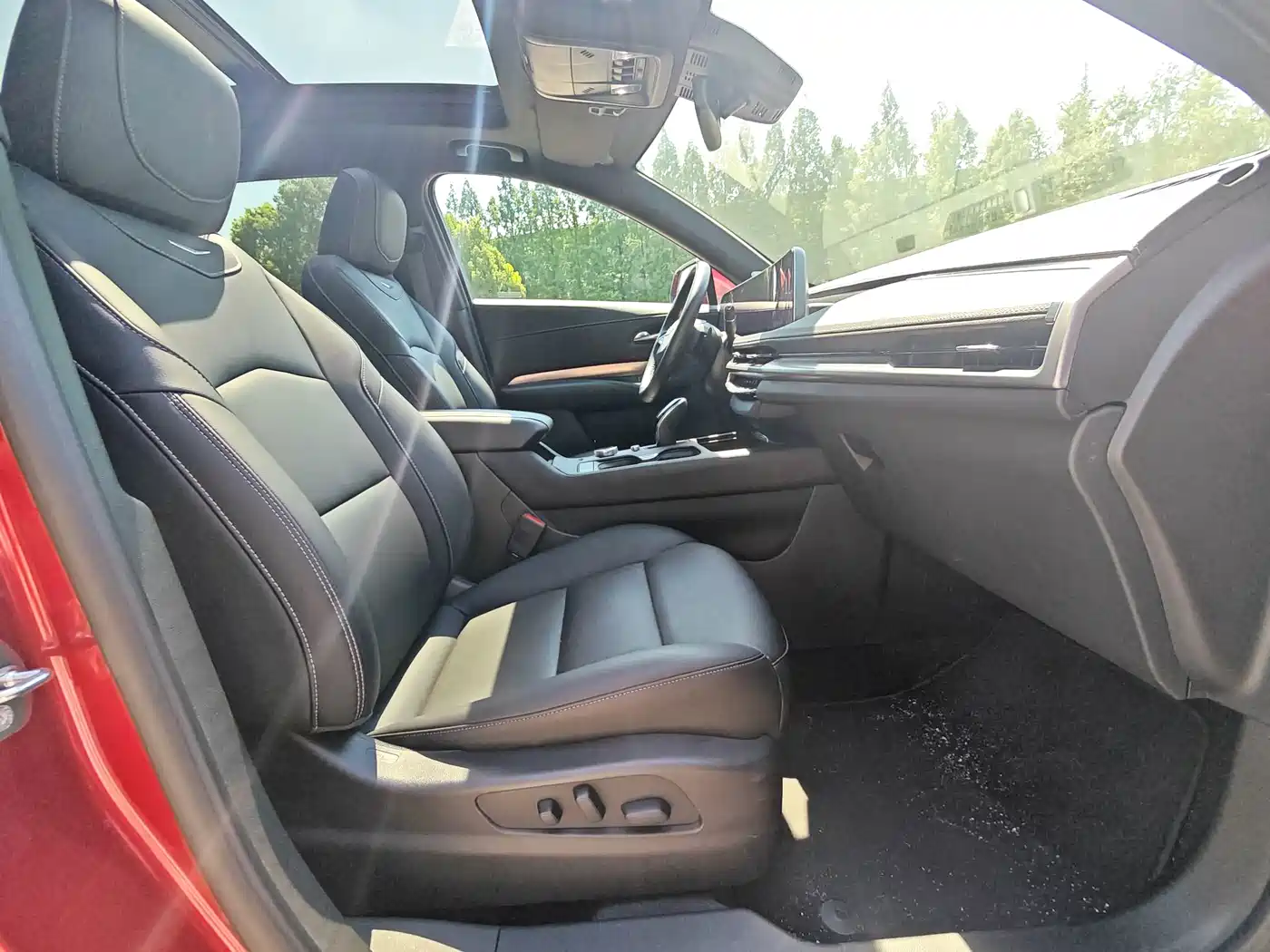 Cadillac XT4 2025 2024 28T 2WD Luxury