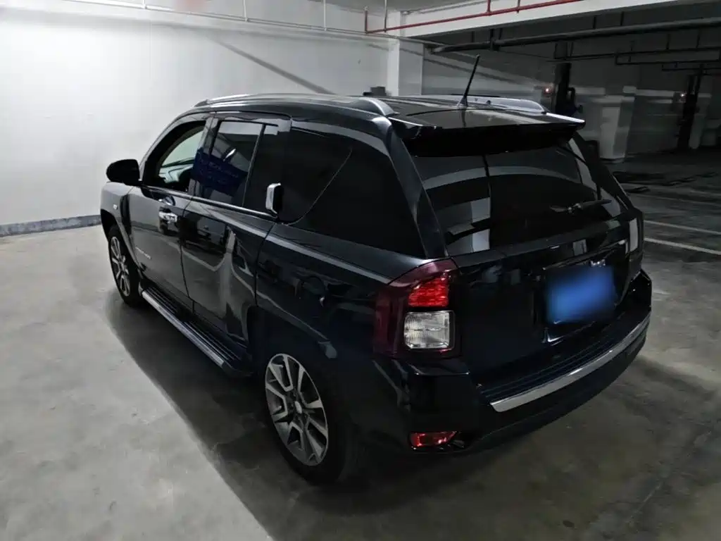 Jeep Compass (Import) 2014 2014 Facelift 2.4L 4WD Luxury Navigation Edition