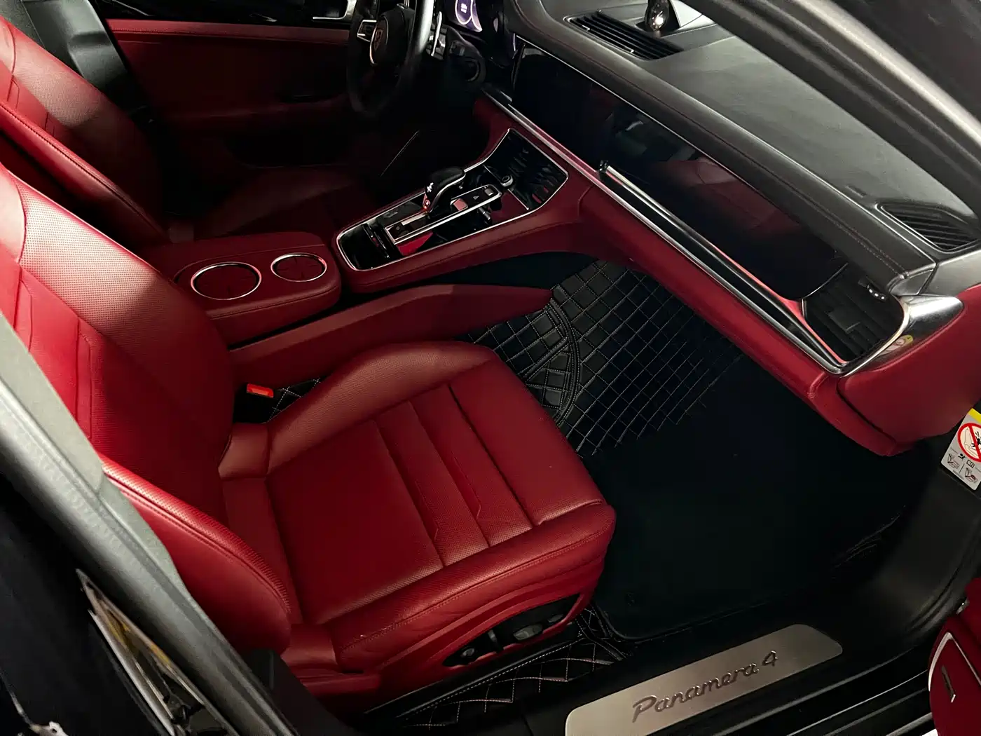 PORSCHE PANAMERA