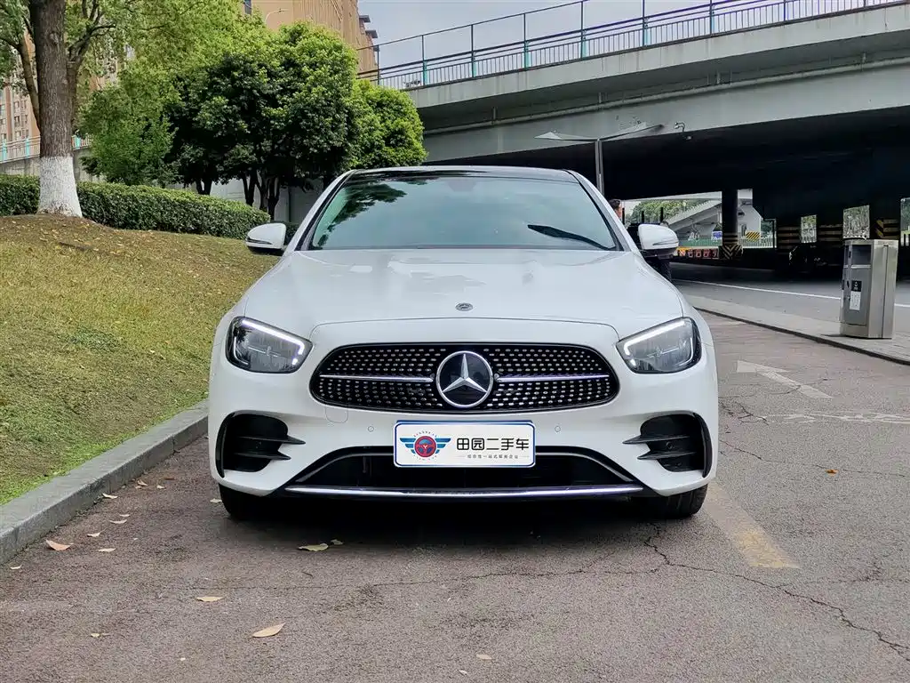 Mercedes-Benz E-Class 2023 E 260 L Sport фото 2