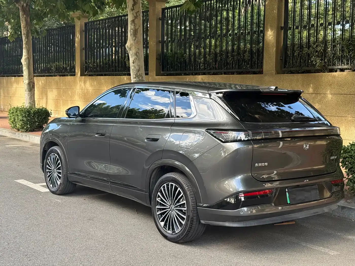 Dongfeng Aeolus L8 2025 2025 Plug-in Hybrid