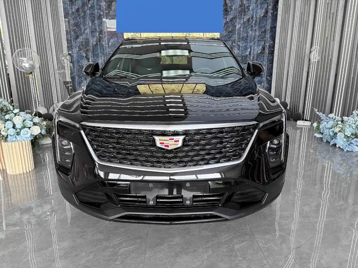 Фото 2 - Cadillac XT4