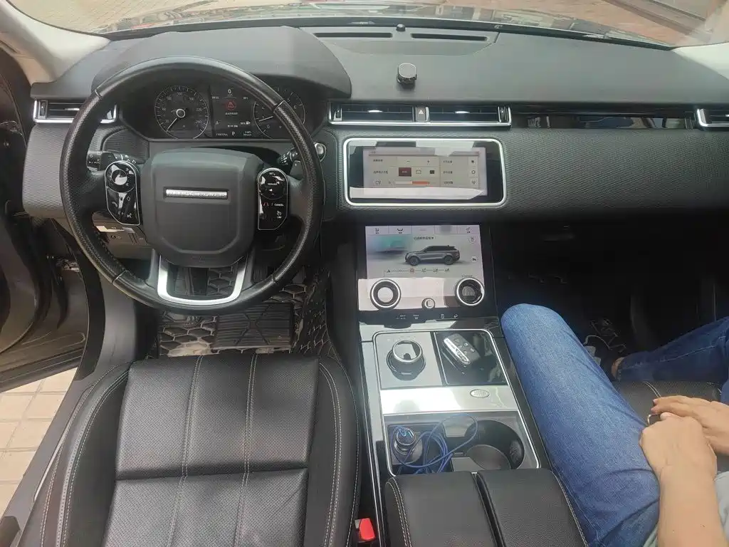 Фото 13 - Land Rover Range Rover Velar