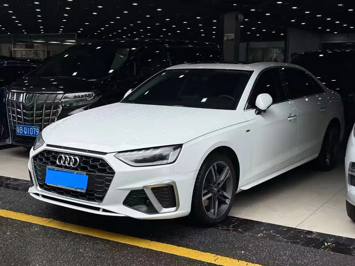 Фото 1 - Audi A4L