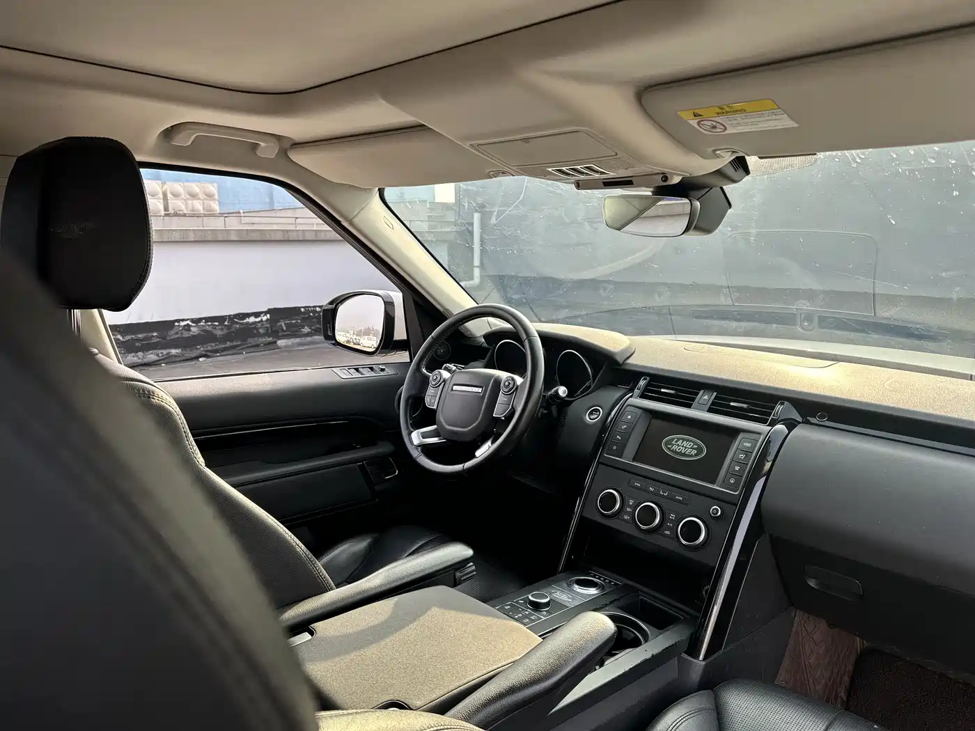 Land Rover Discovery 2017 3.0 SC V6 SE фото 15