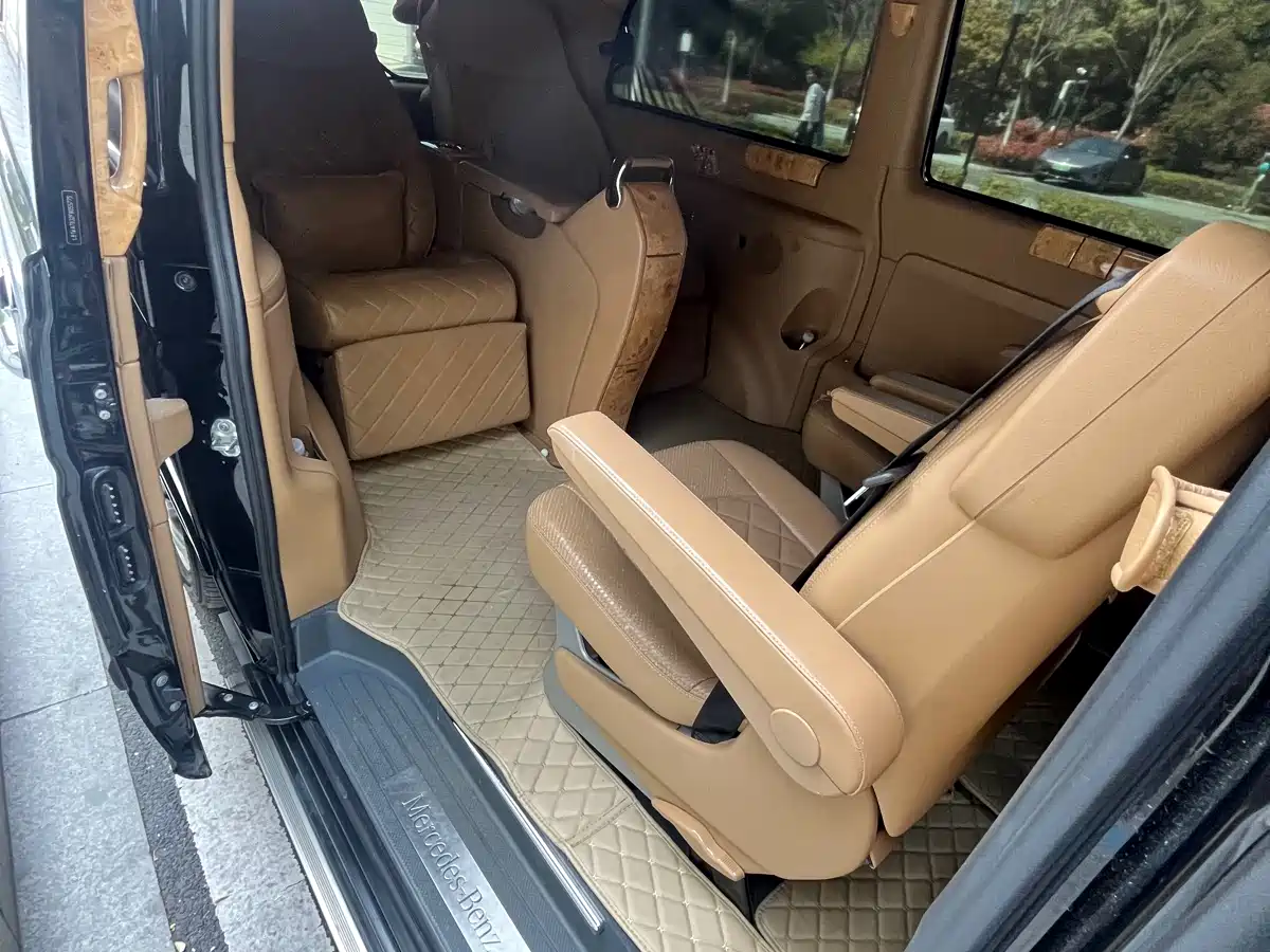 Mercedes-Benz Vito 2013 Model 3.0L Elite Edition фото 15