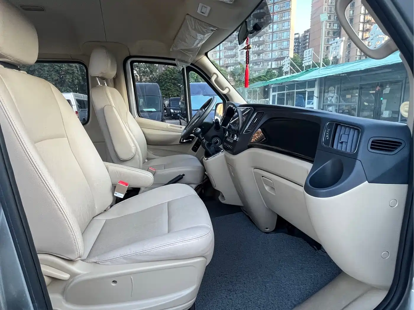 Foton Tuyano 2023 2023 2.0T Passenger Comfort Manual Long Wheelbase Medium Roof Single Rear Tire 9-Seater