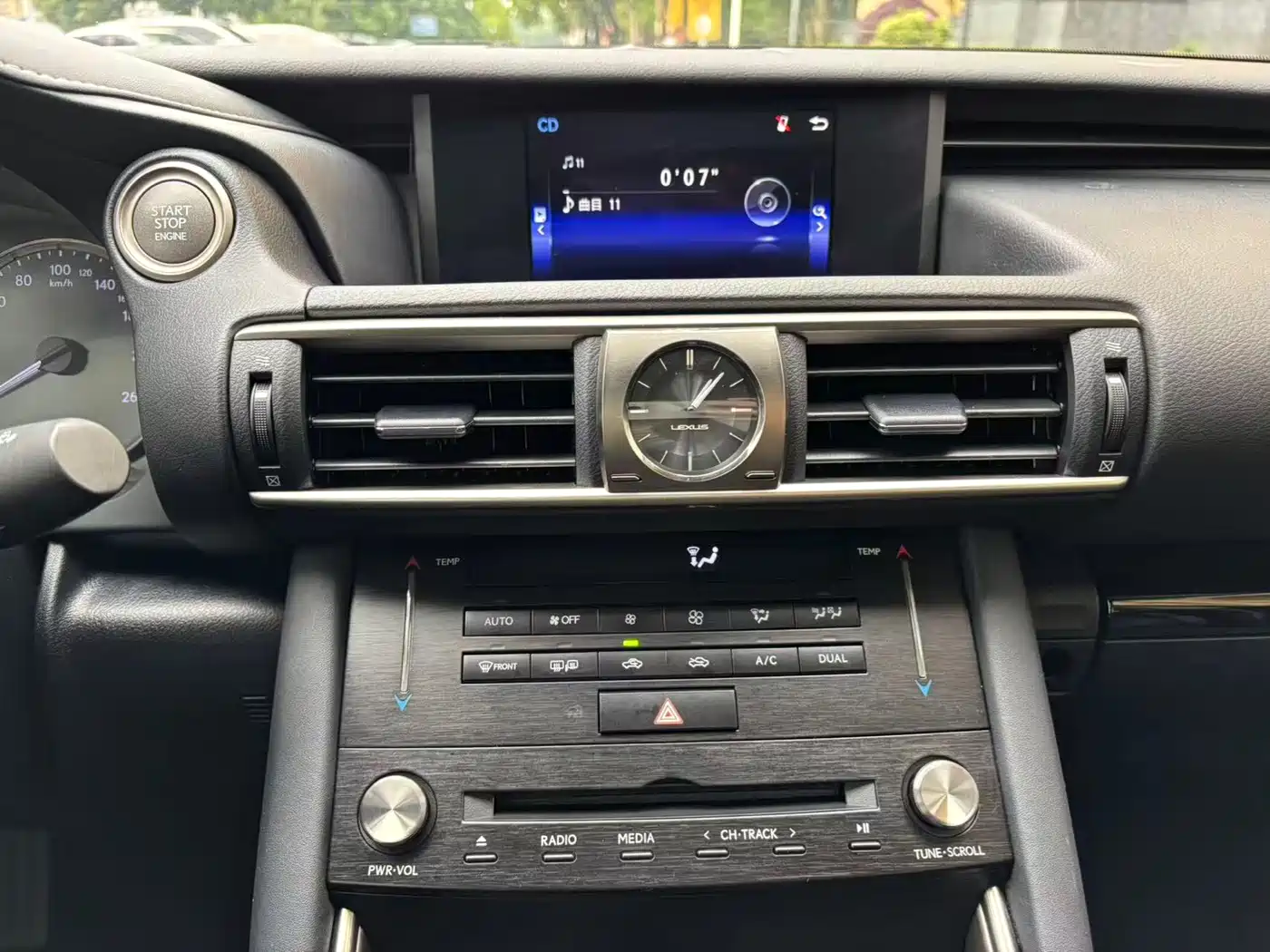 Lexus IS 2018 2017 300 Leading Edition