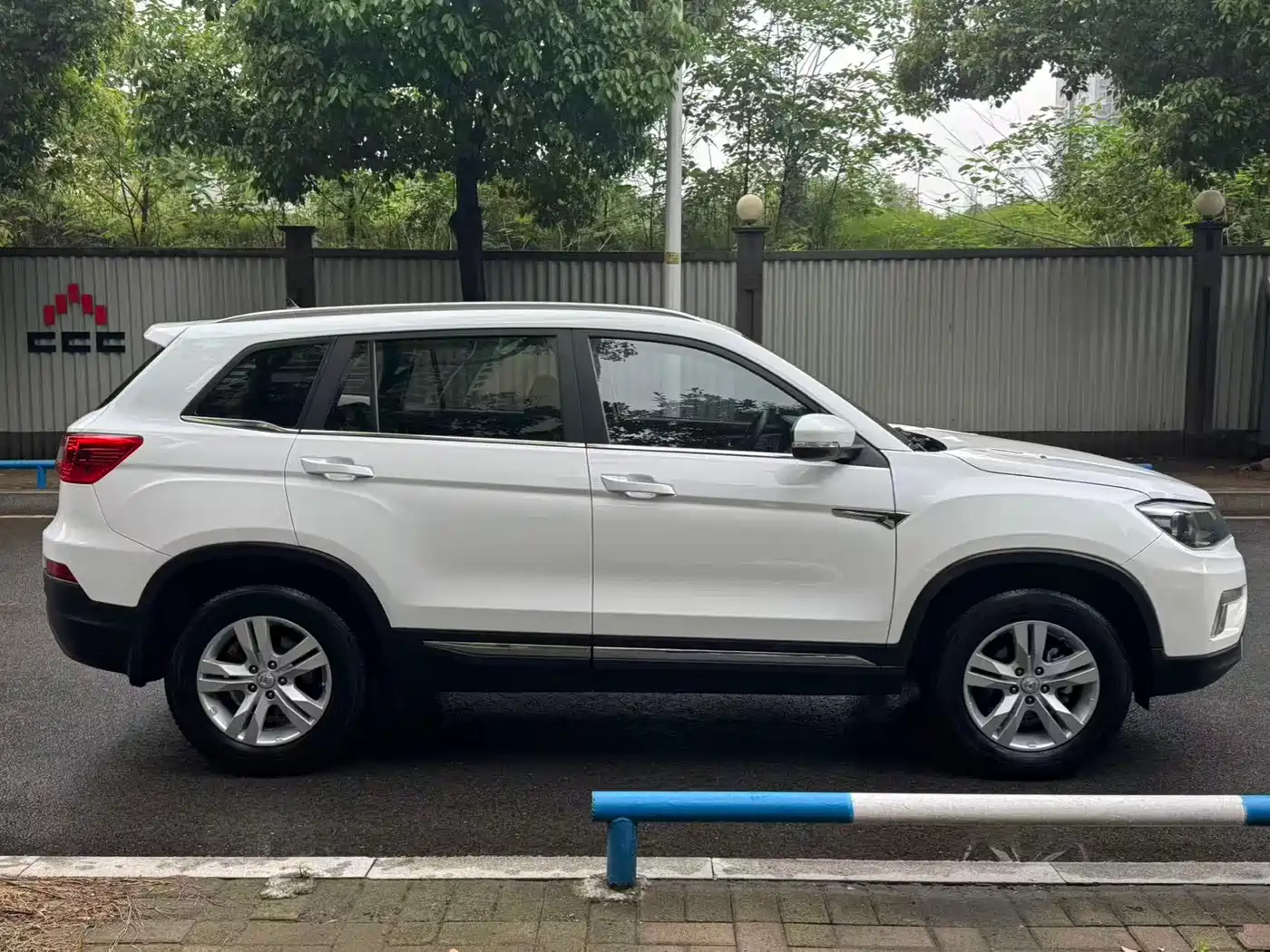 CHANGAN CS75