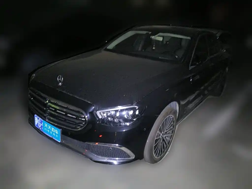 Фото 1 - Mercedes-Benz E-Class
