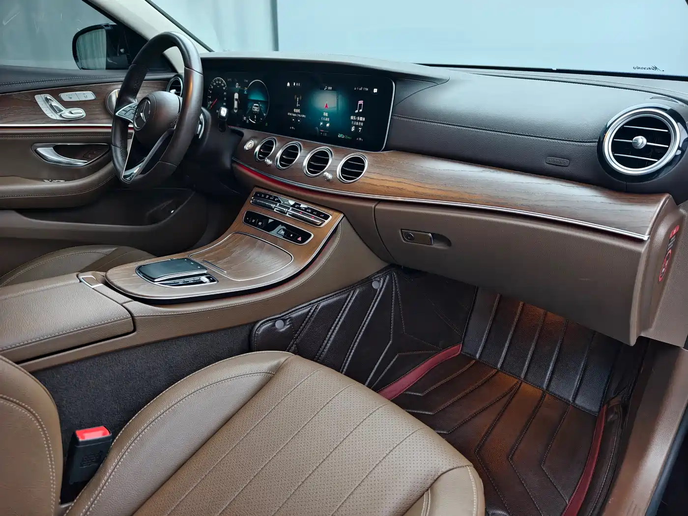 MERCEDES-BENZ E CLASS