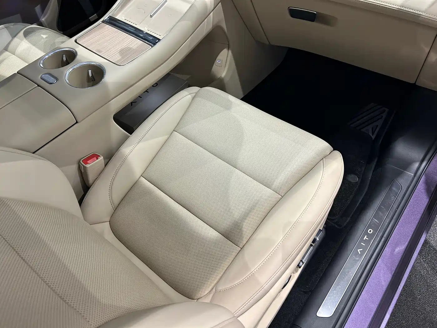 AITO Wenjie AITO M5 2025 Extended Range Ultra AWD фото 12