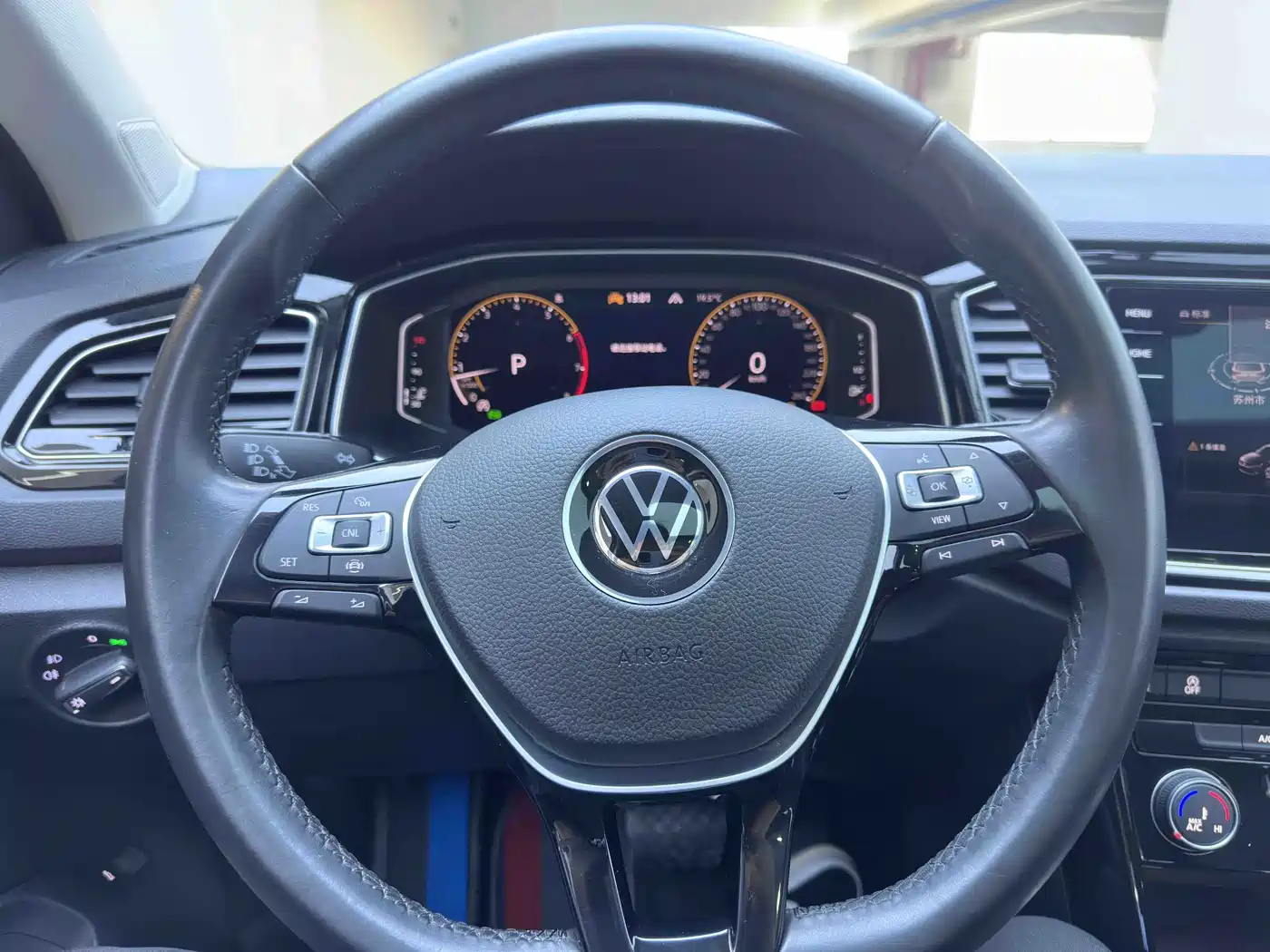 VOLKSWAGEN T ROC EXPLORING SONGS