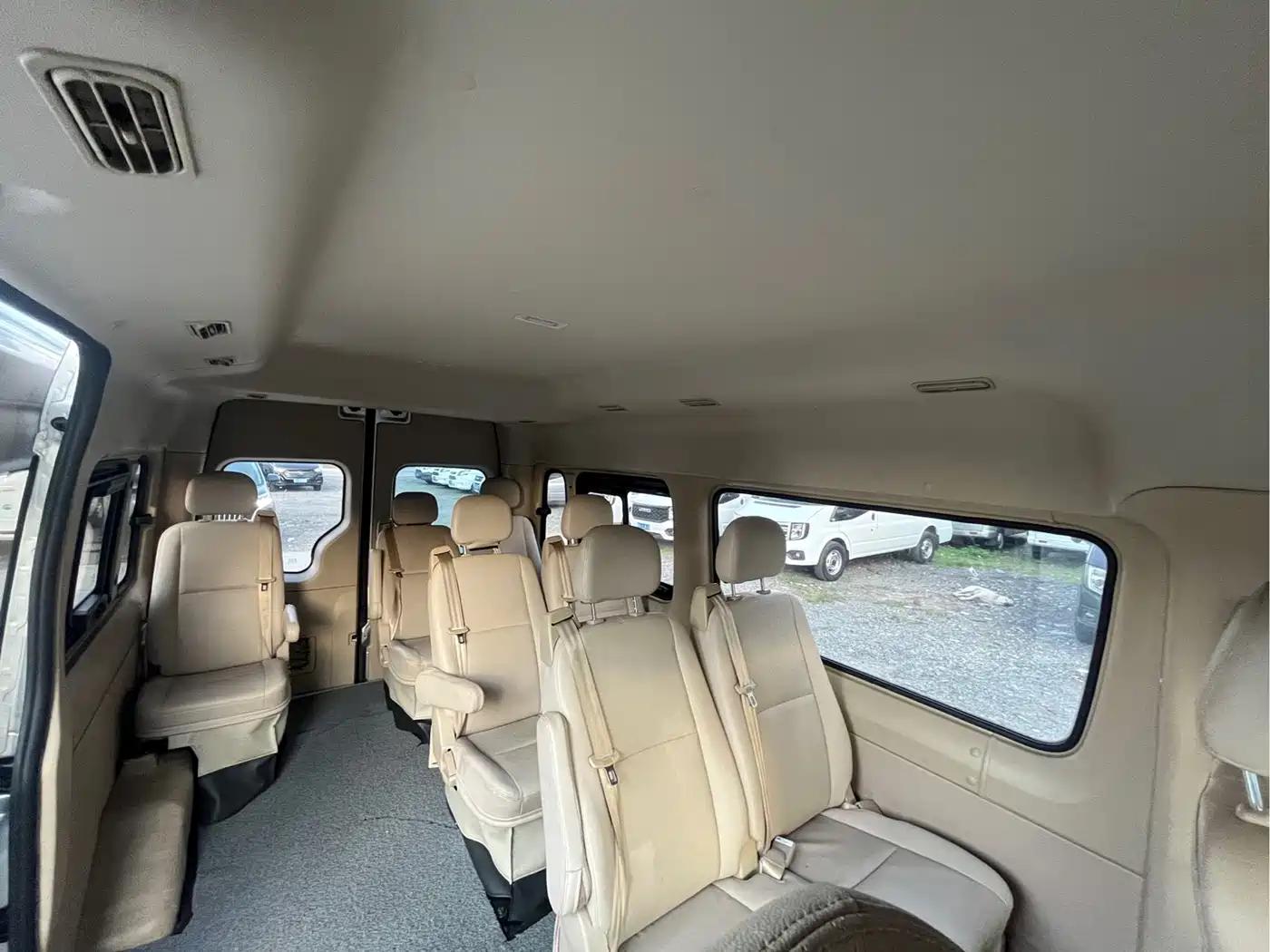 Foton Tuyano 2023 2023 2.0T Passenger Comfort Manual Long Wheelbase Medium Roof Single Rear Tire 9-Seater