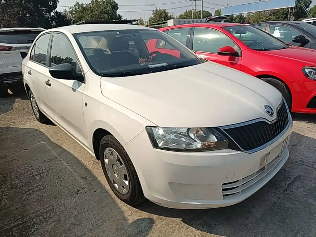 صورة 4 - Škoda Rapid
