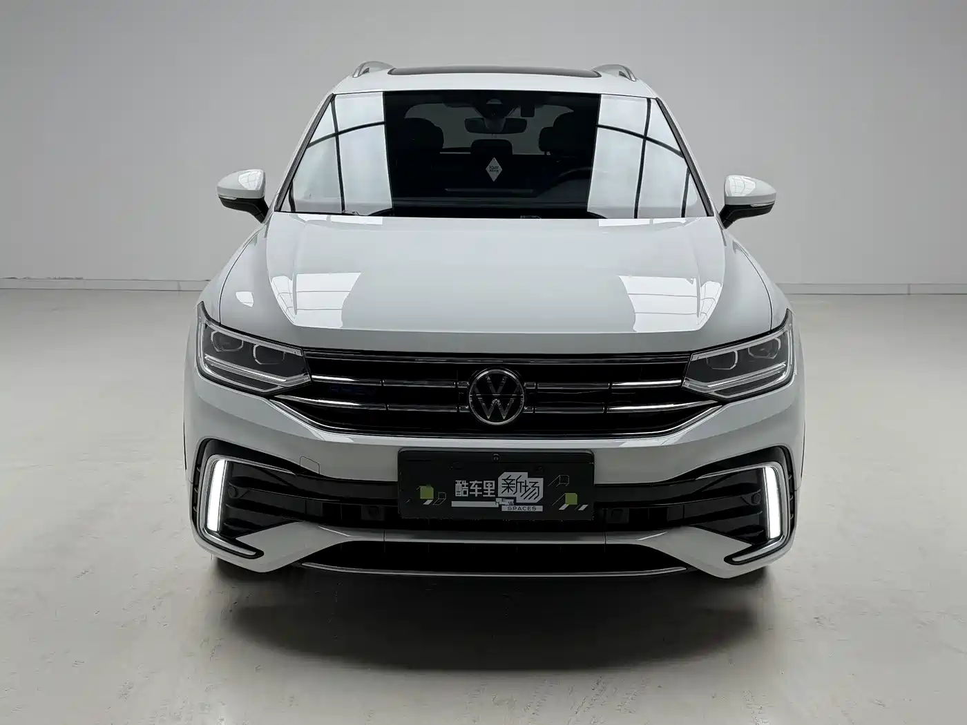 2024 Volkswagen Tiguan L PHEV