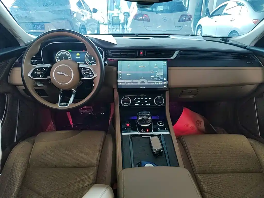 Jaguar XFL 2024 2023 XFL 2.0T P250 2WD Premium Luxury Gilded Edition