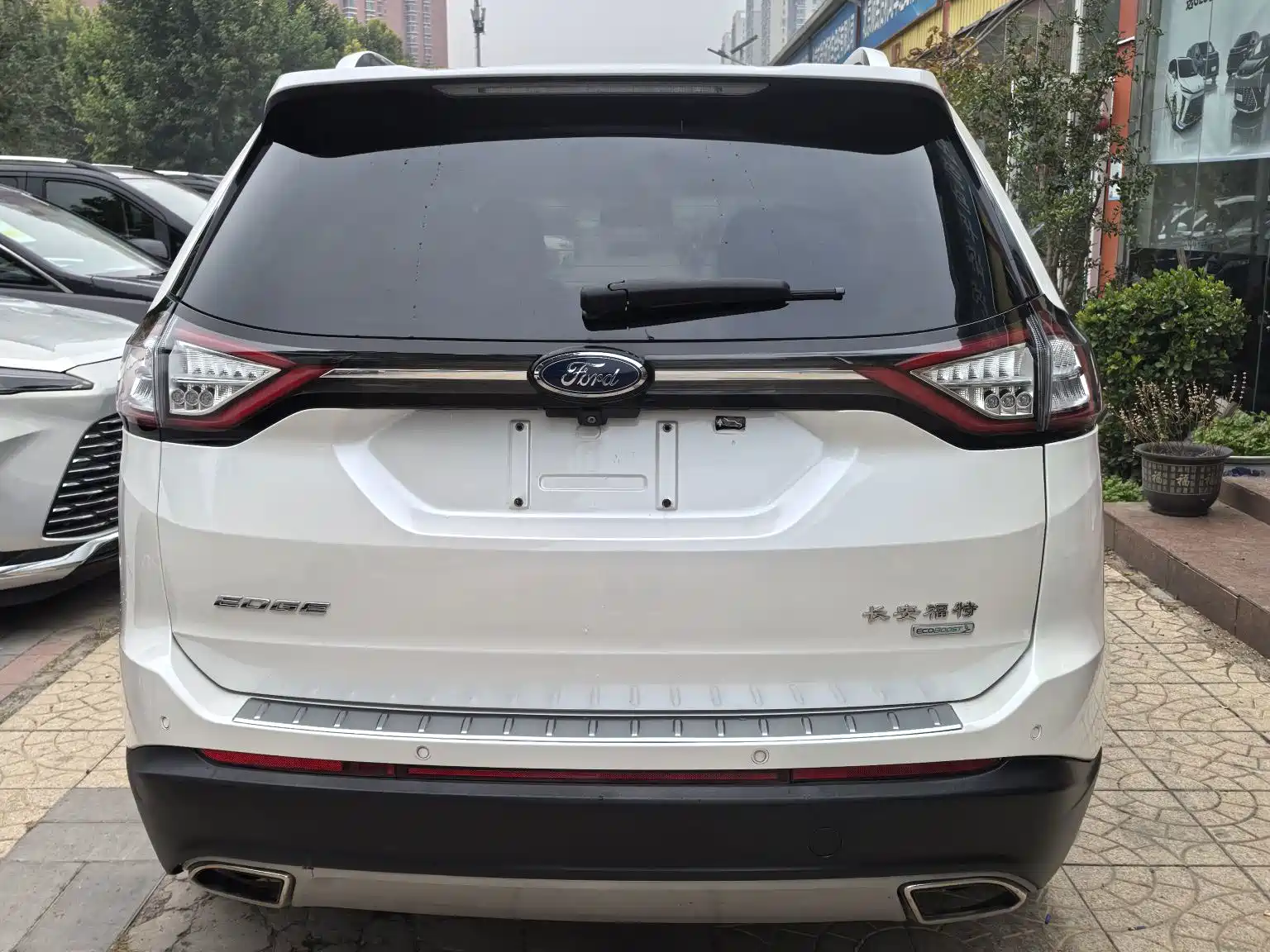 Фото 4 - Ford Edge