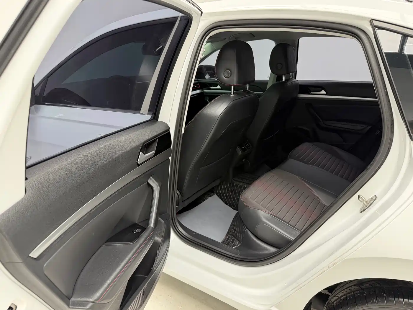 Volkswagen Lavida 2024 Model 300TSI DSG Starlight Full Comfort Edition фото 11