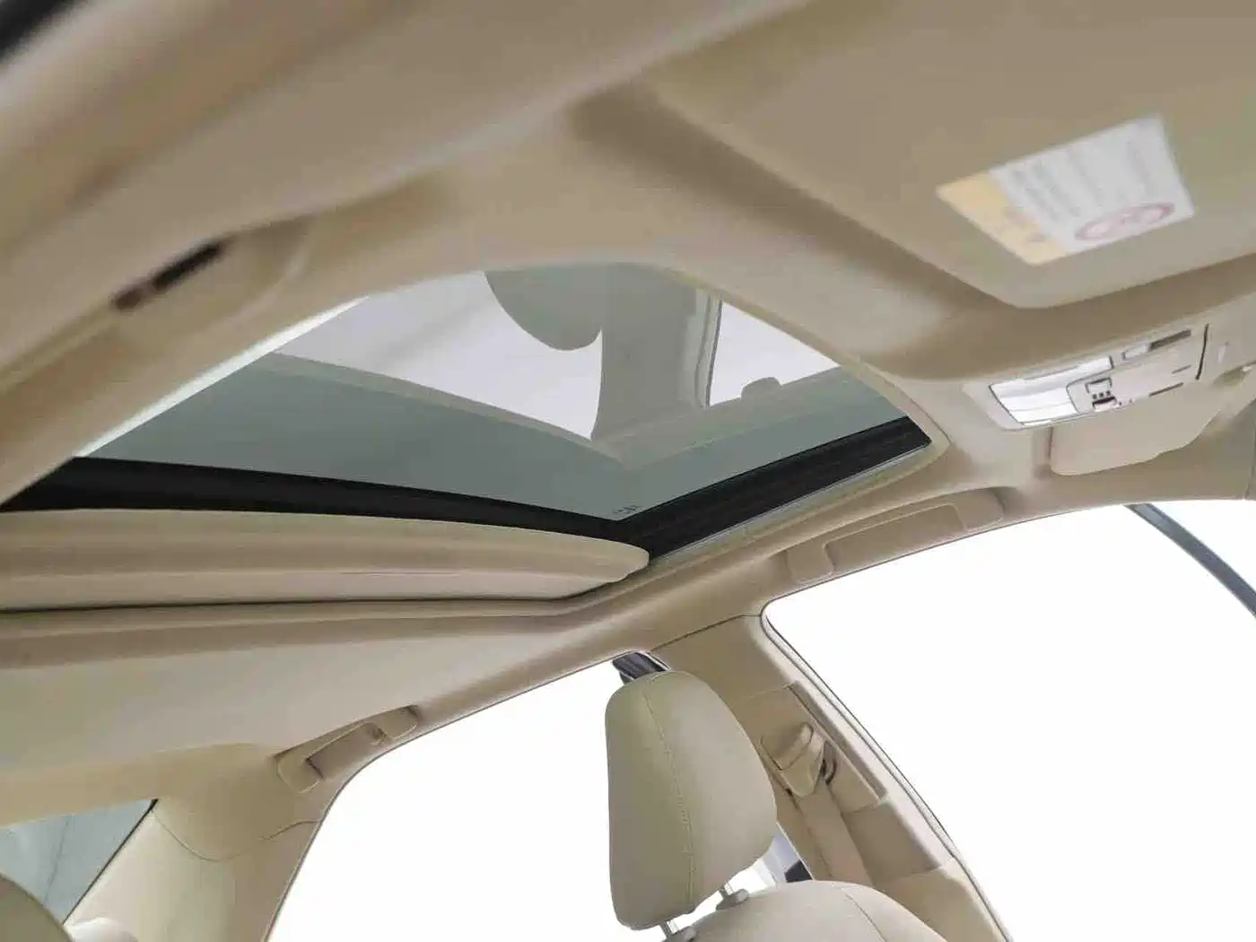 Toyota Camry 2015 2.0G Leading Edition фото 5
