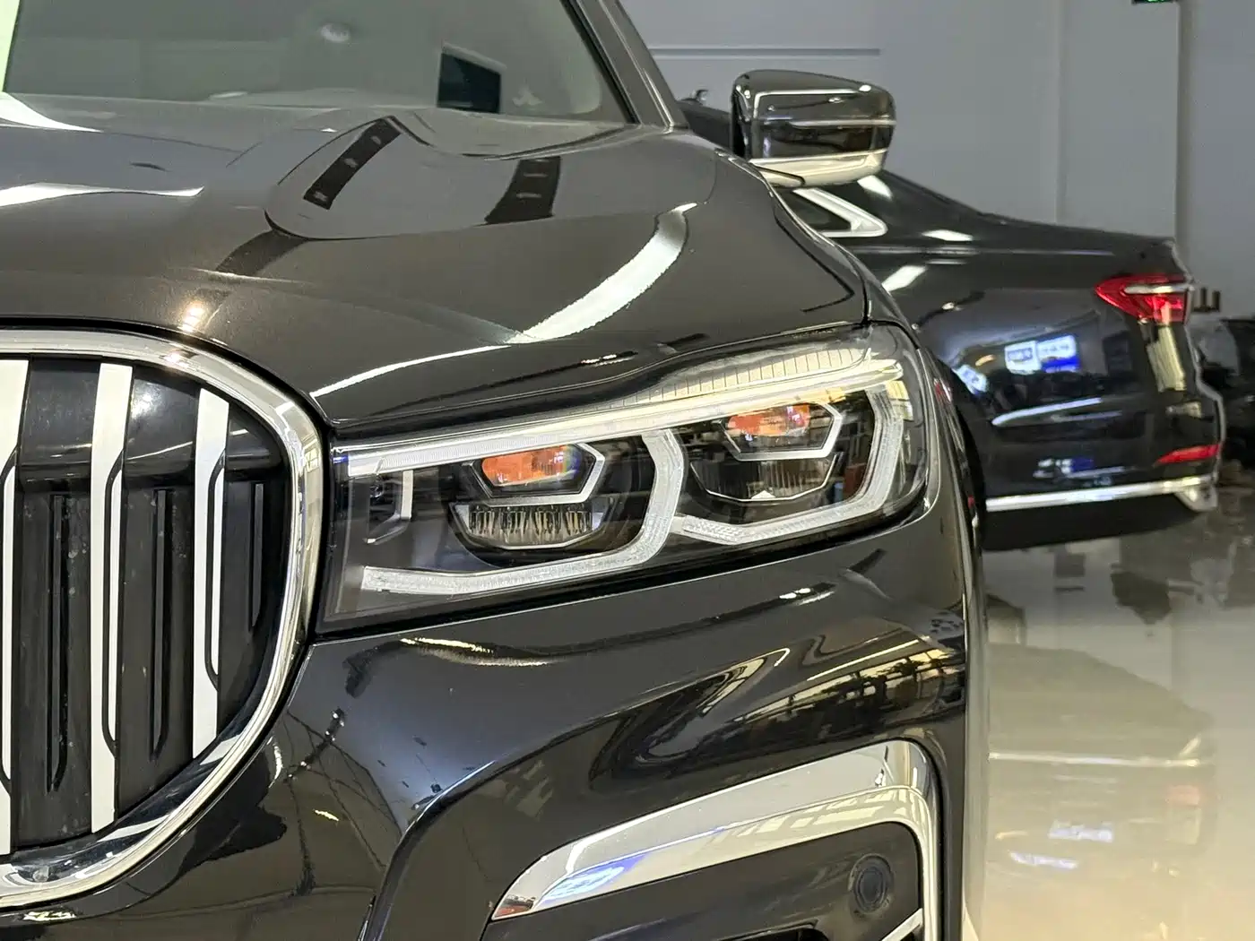 Photo 4 - BMW 7 Series