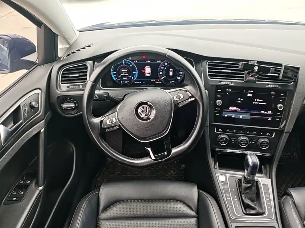 Фото 11 - Volkswagen Golf New Energy(Imported)