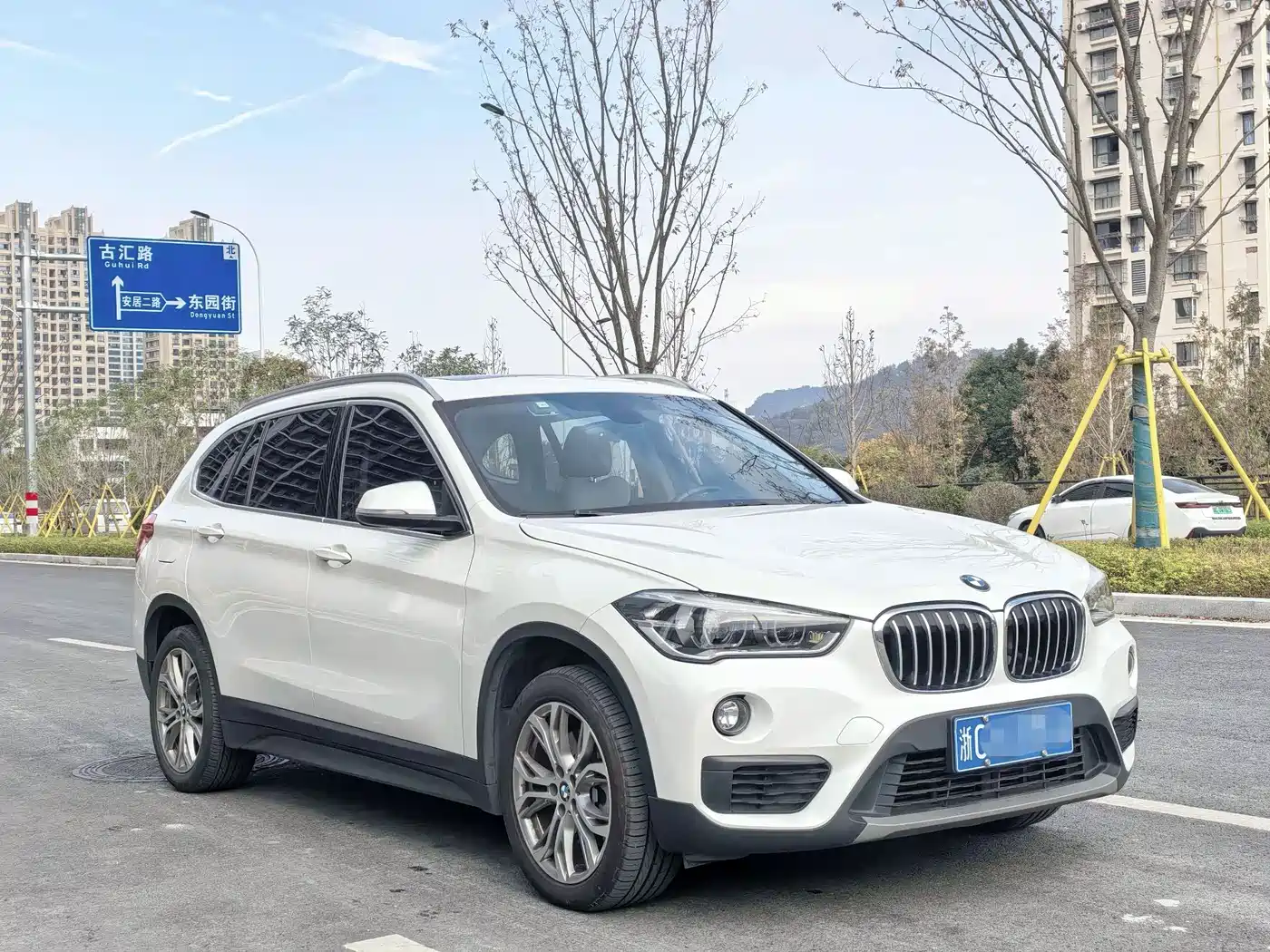 BMW X1 2019 sDrive20Li Leading Model фото 3