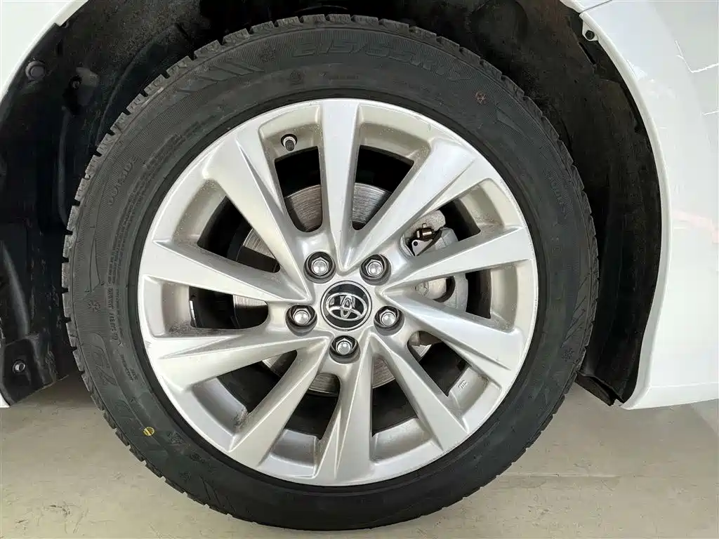 Toyota Camry 2021 2.0G Luxury Edition фото 10