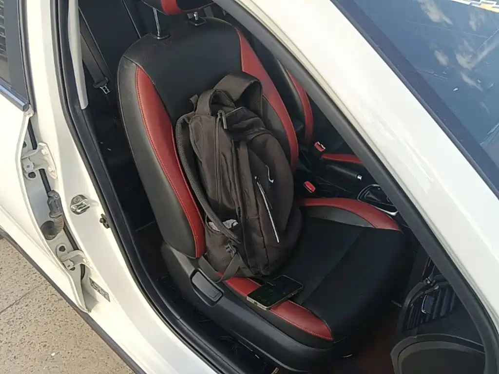 Kia KX CROSS 2019 2019 1.6L Automatic Smart Sunroof Edition China VI