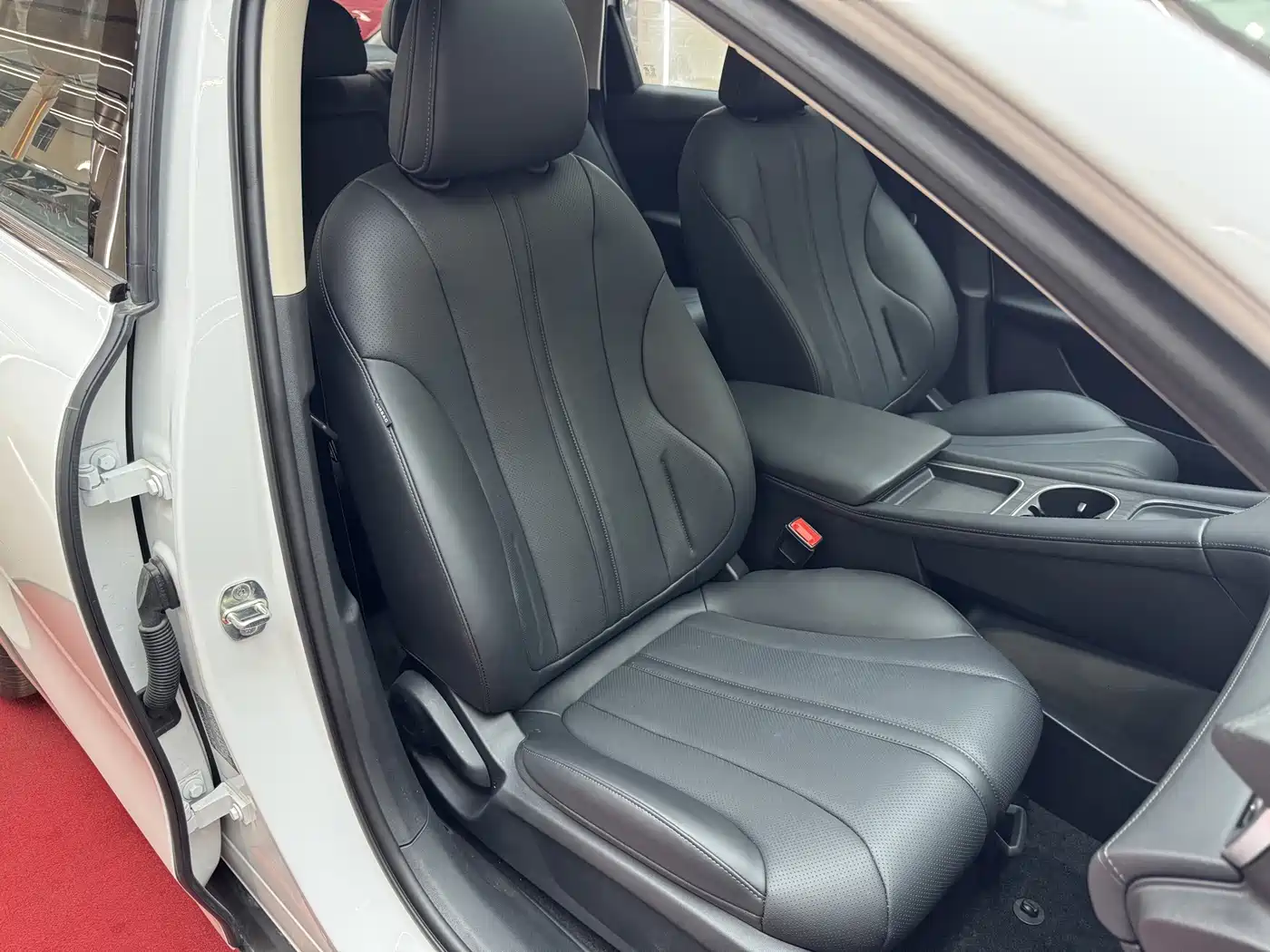 Roewe D7 2026 2023 DMH 125km Beyond Edition