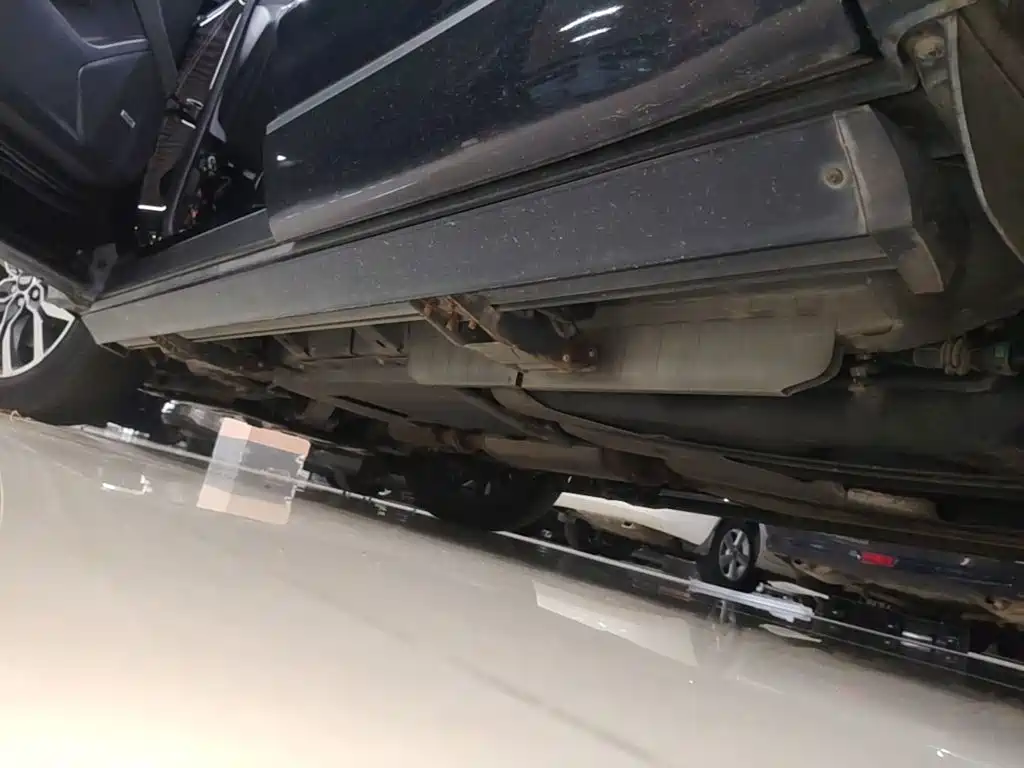 Photo 22 - Cadillac XT6
