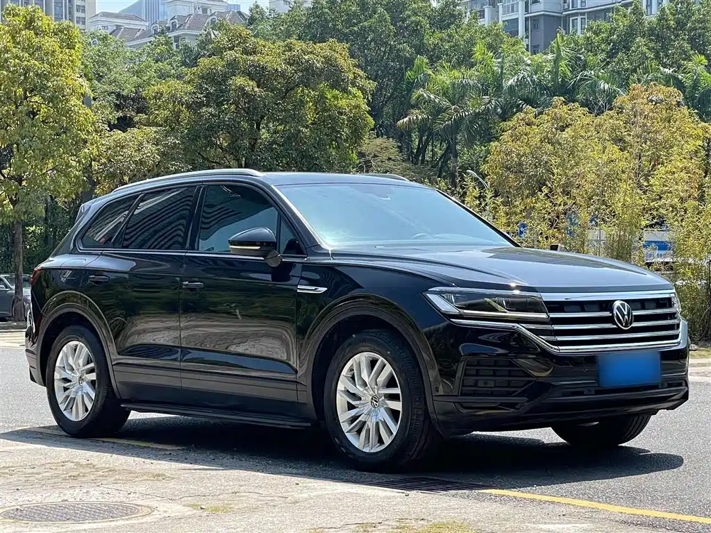 Фото 19 - Volkswagen Touareg
