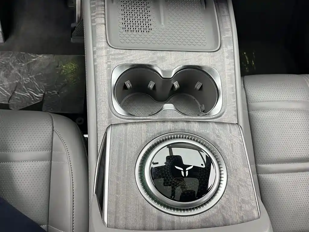 Hongqi HONGQI TIANGONG 08