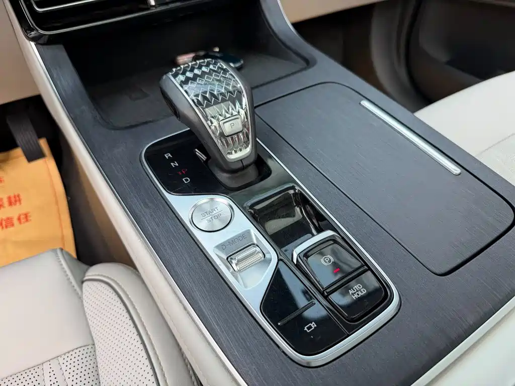صورة 7 - GAC Trumpchi GS8