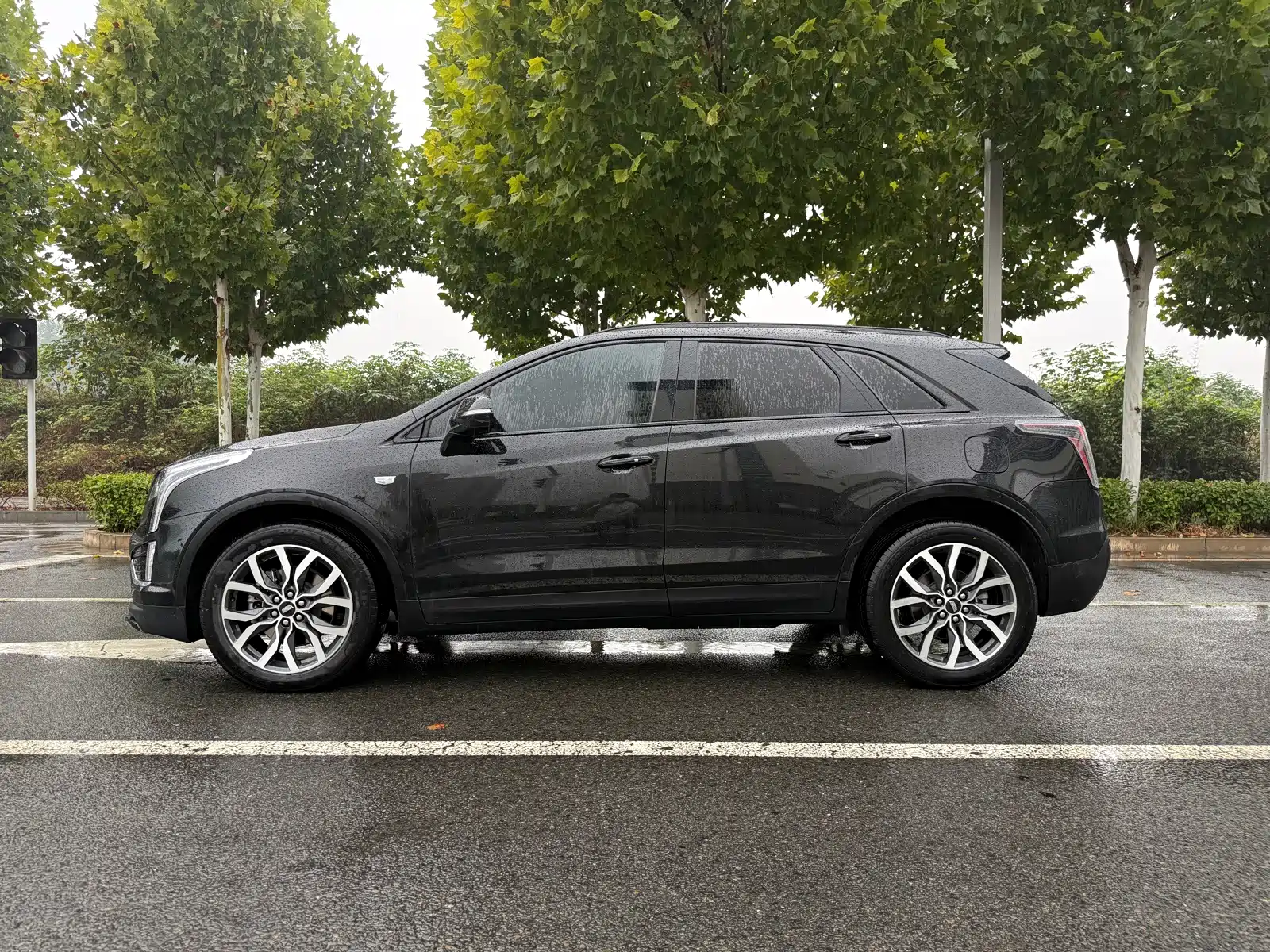 Photo 4 - Cadillac XT5