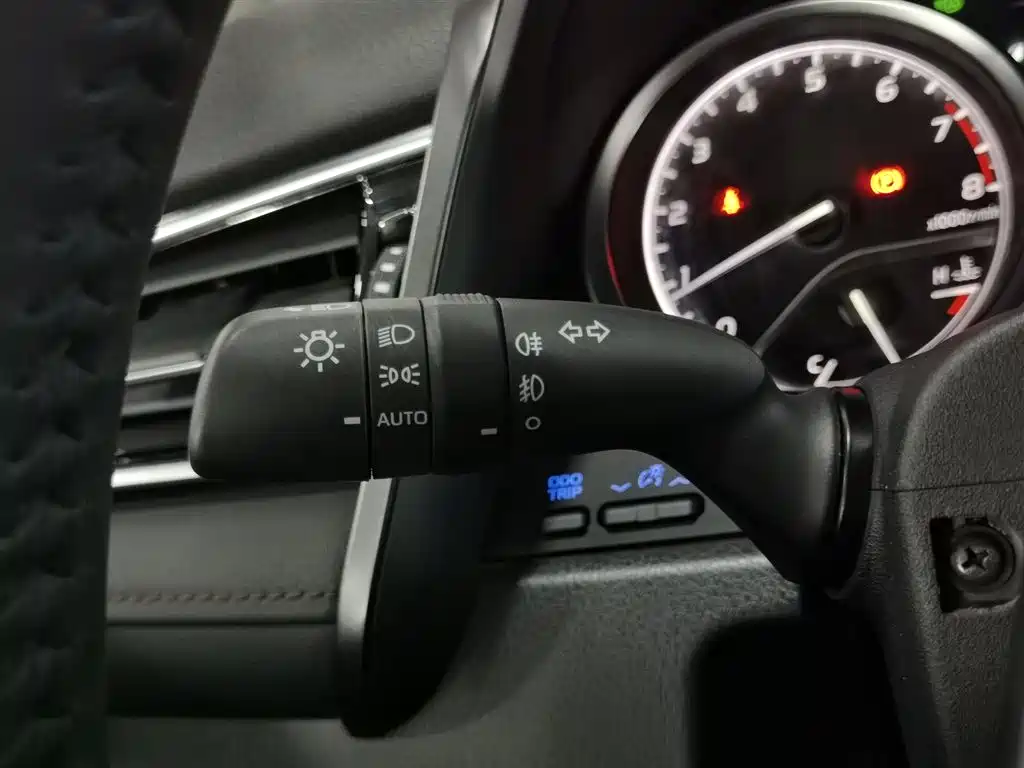 Toyota Camry 2021 2.0G Luxury Edition фото 21