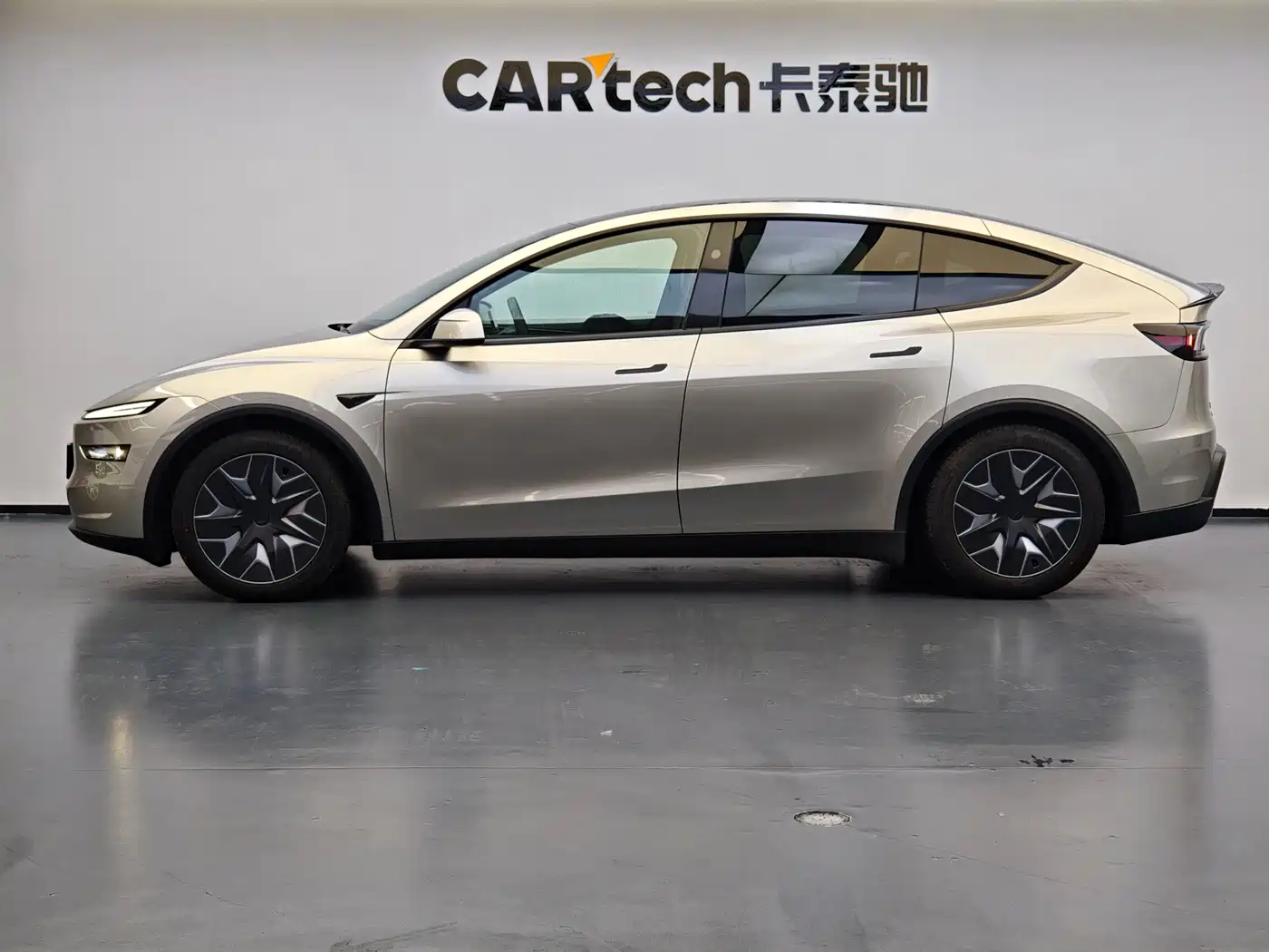 Tesla Model Y L 2026 2025 Facelift Long Range AWD