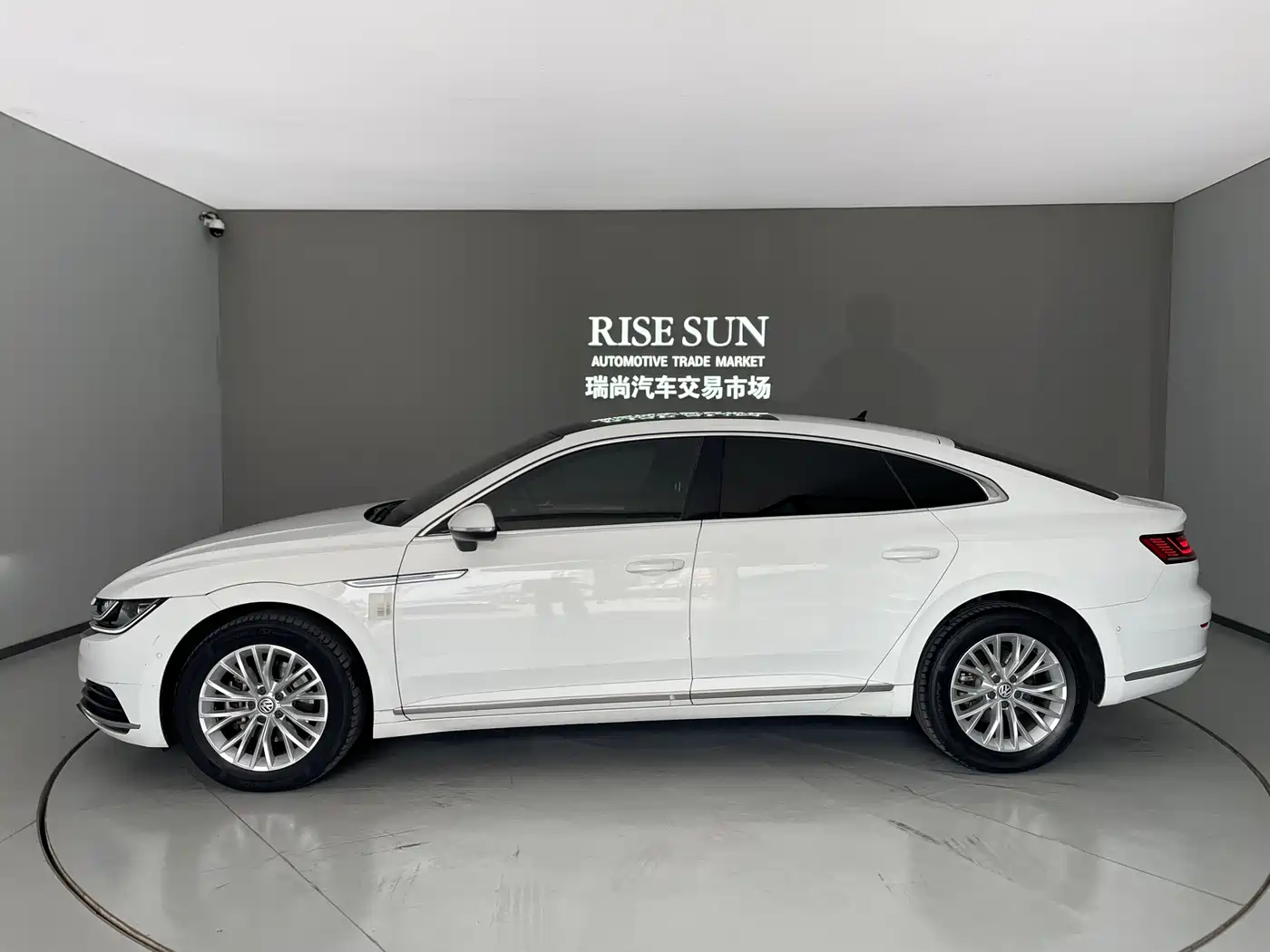 Volkswagen FAW-Volkswagen CC 2019 330TSI Charming Appearance (China V) фото 10