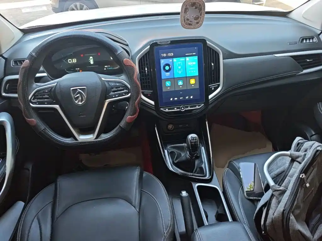 Baojun 530 2022 2021 Global Vehicle Anniversary Edition 1.5T Manual Luxury 6-seater