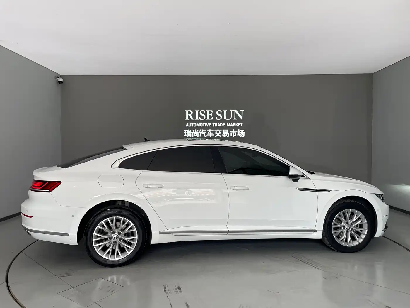 Volkswagen FAW-Volkswagen CC 2019 330TSI Charming Appearance (China V) фото 11