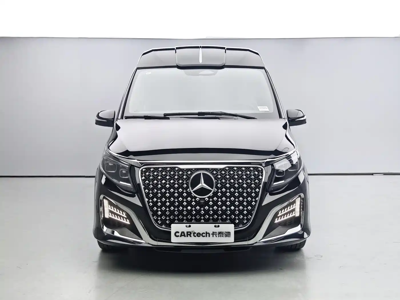 Mercedes-Benz V-Class 2024 V 300 L Long Wheelbase Premium фото 2
