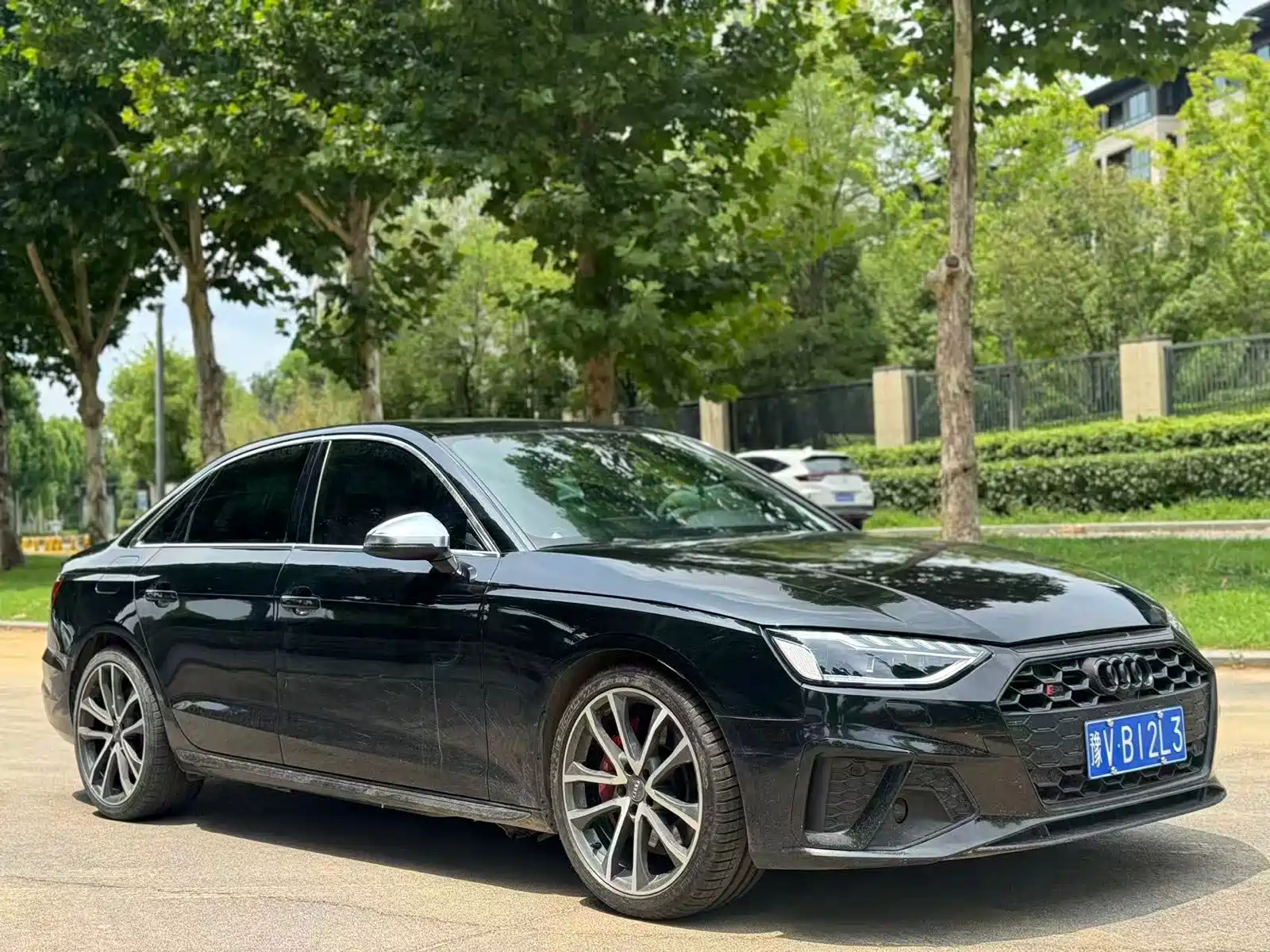 Photo 3 - Audi S4