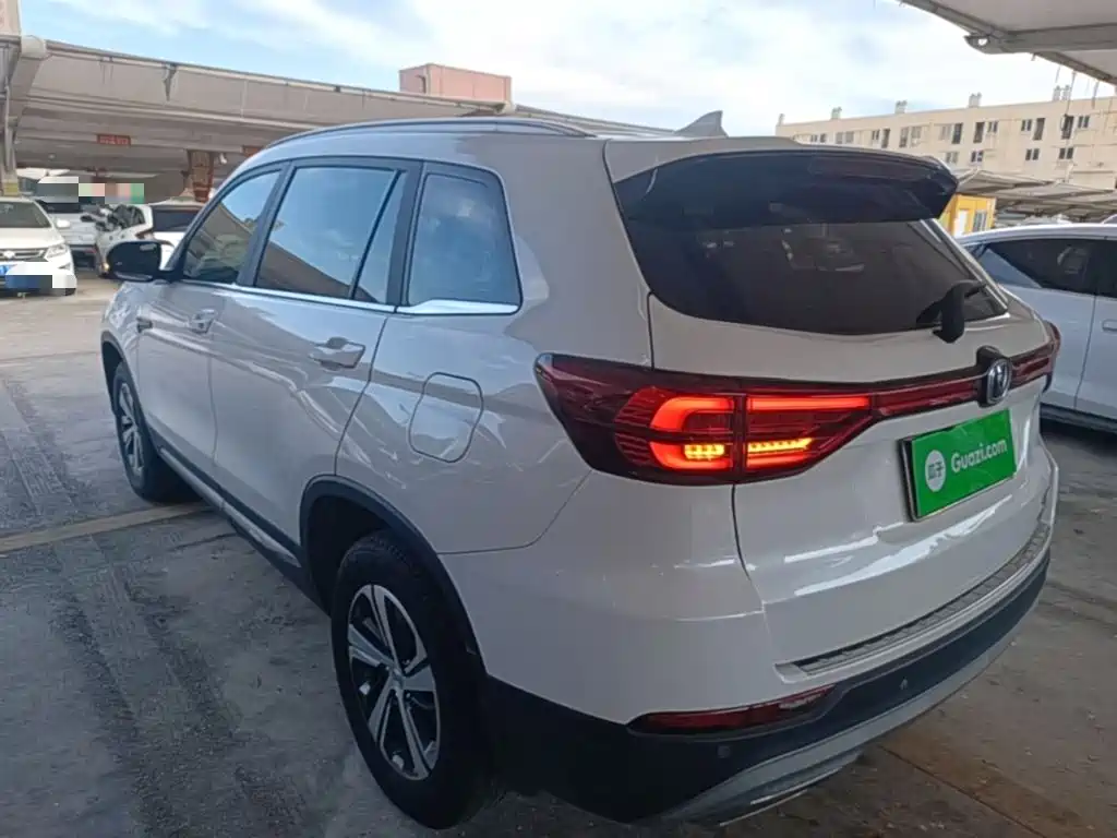 Фото 5 - Changan CS75