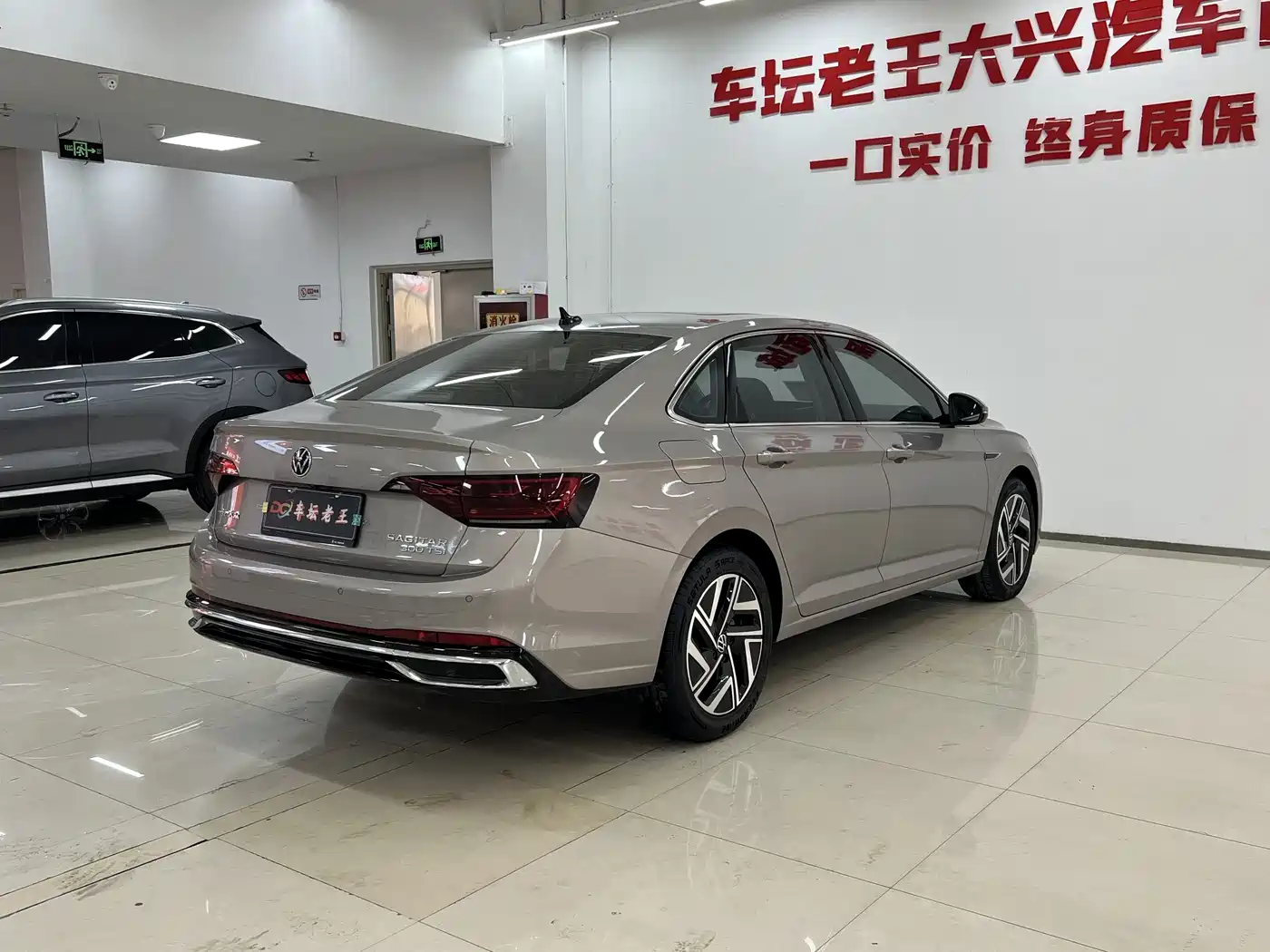 Volkswagen Sagitar 2023 300TSI DSG Surpassing Edition фото 4