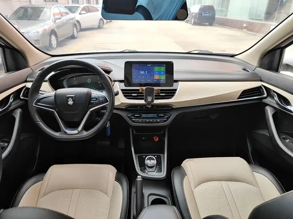 Baojun 360 2019 2018 1.5L Automatic Luxury (China V)